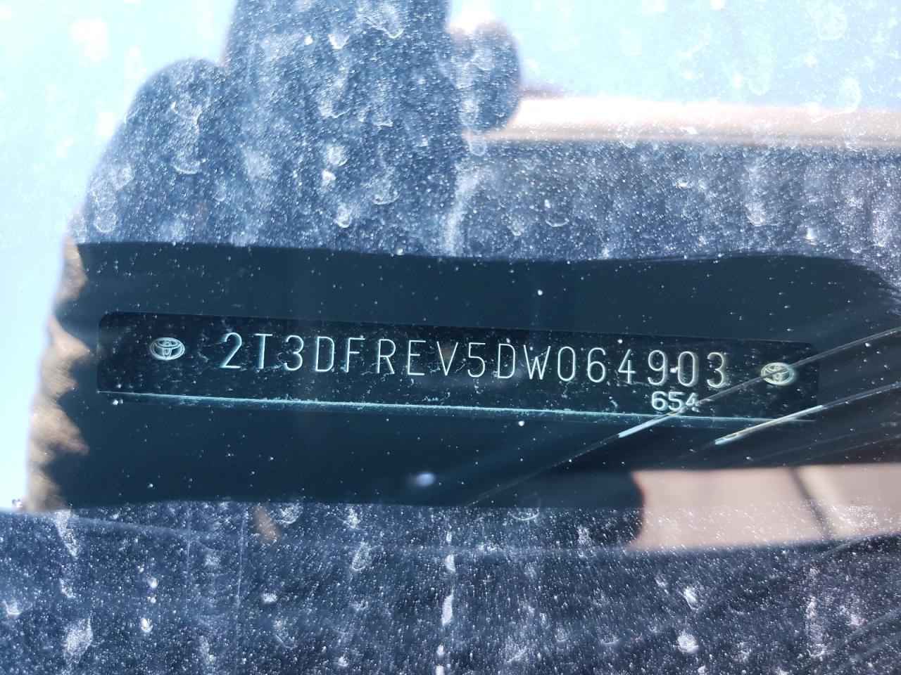 Photo 10 from auction – 2013 TOYOTA RAV4 LIMIT with VIN 2T3DFREV5DW064903