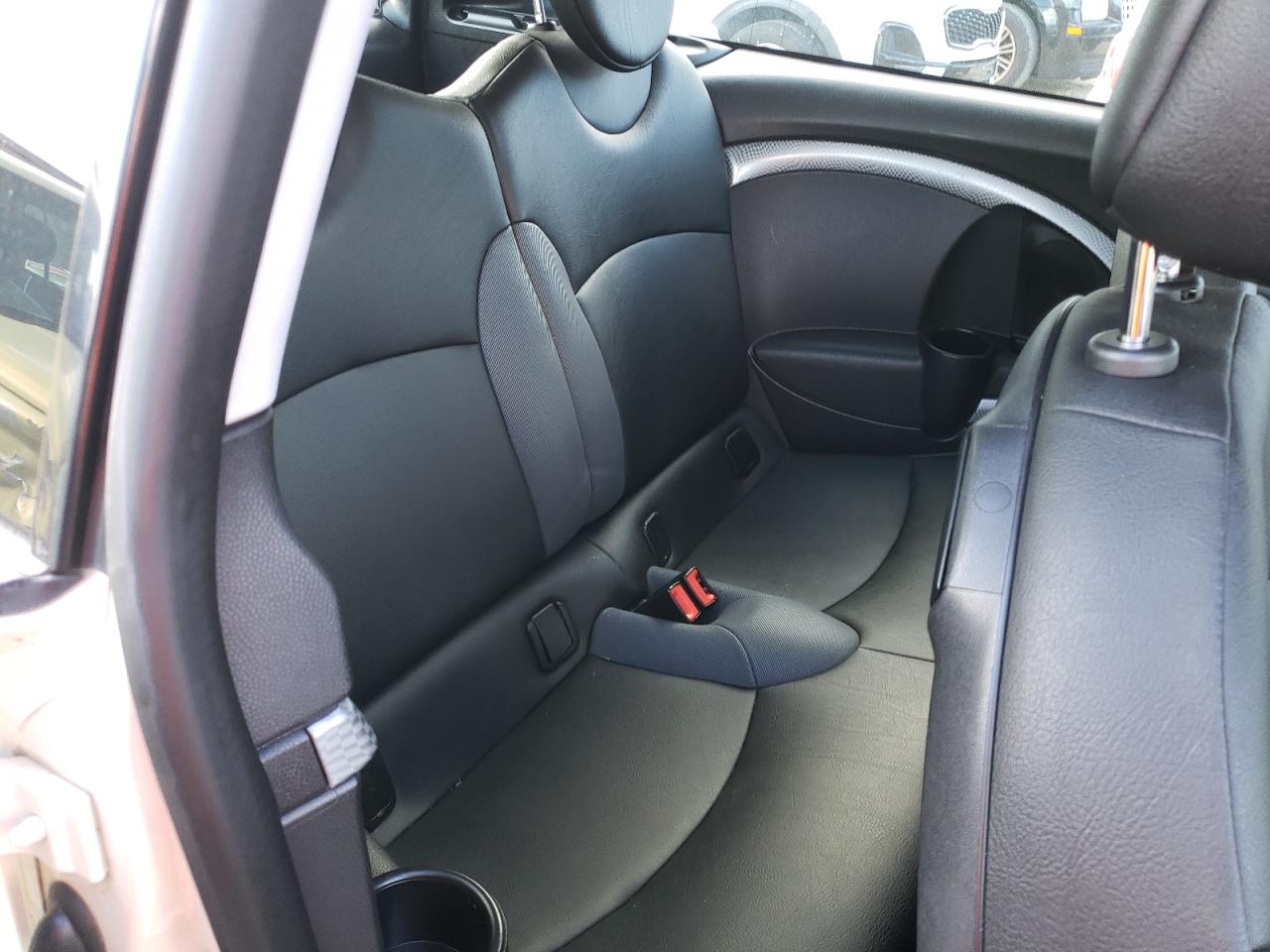 Фото 6 с аукциона – 2009 MINI COOPER S C с VIN WMWMM33539TP91860