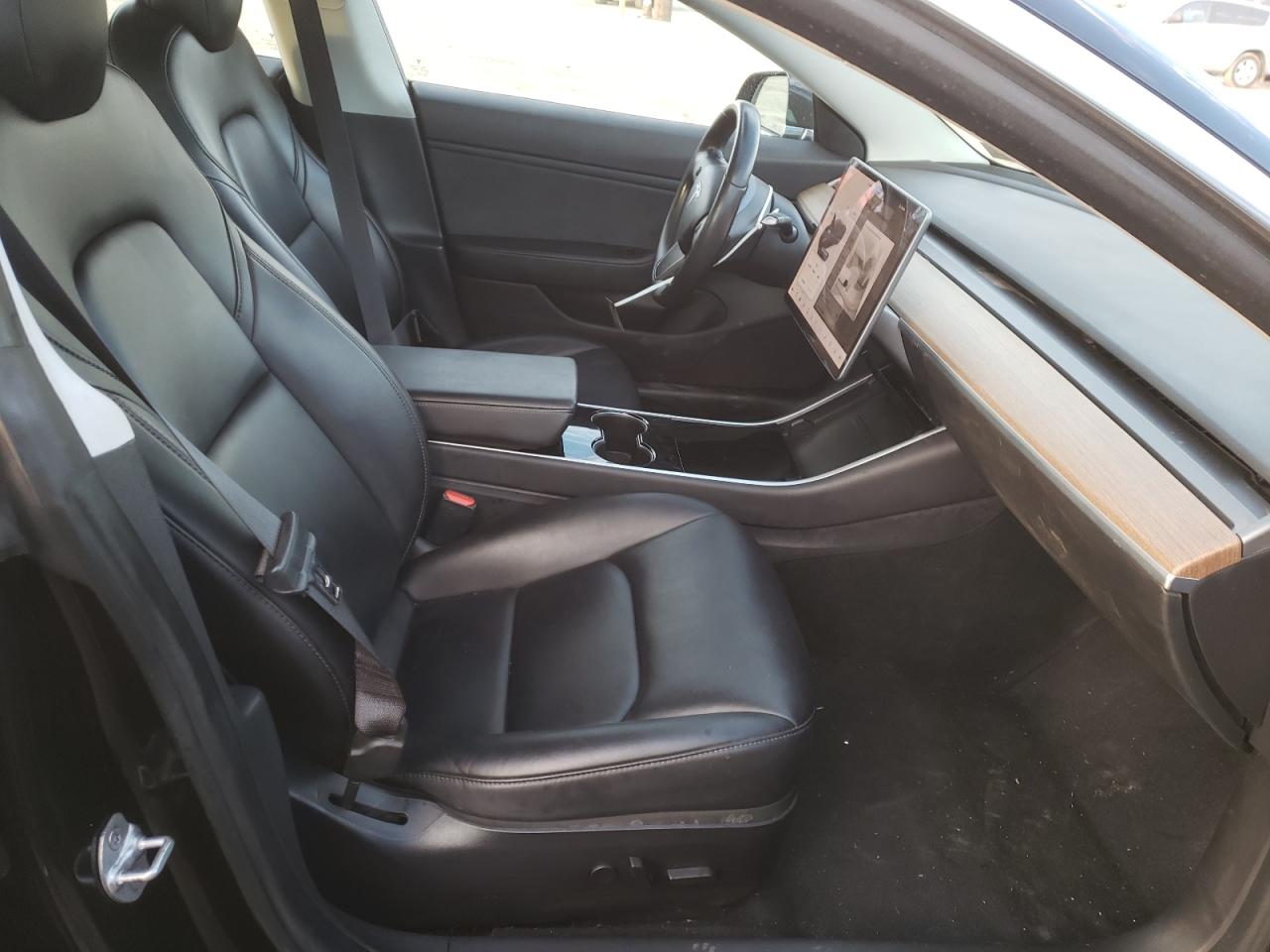 Photo 5 from auction – 2019 TESLA MODEL 3 with VIN 5YJ3E1EA9KF394950