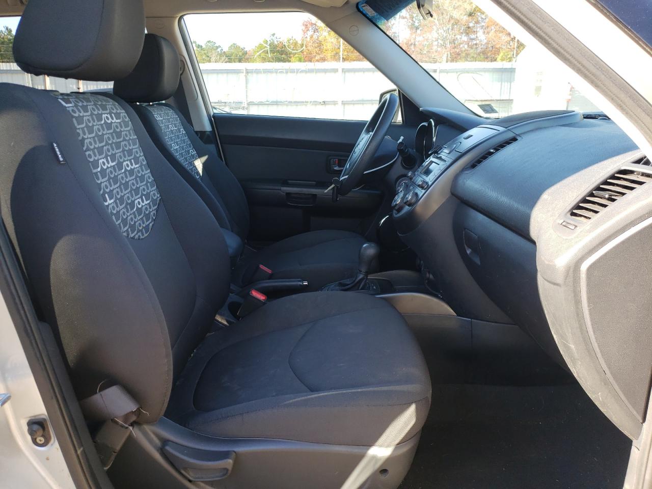 Снимка 5 от търг – 2011 KIA SOUL + с VIN KNDJT2A28B7717618