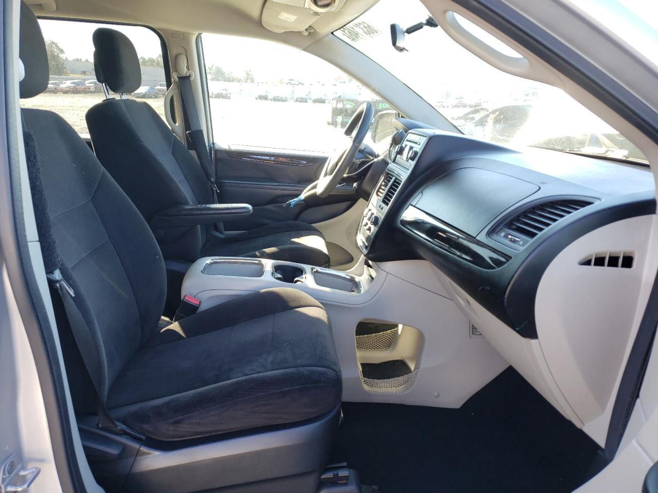 Photo 5 from auction – 2012 DODGE GRAND CARA with VIN 2C4RDGCG2CR219422