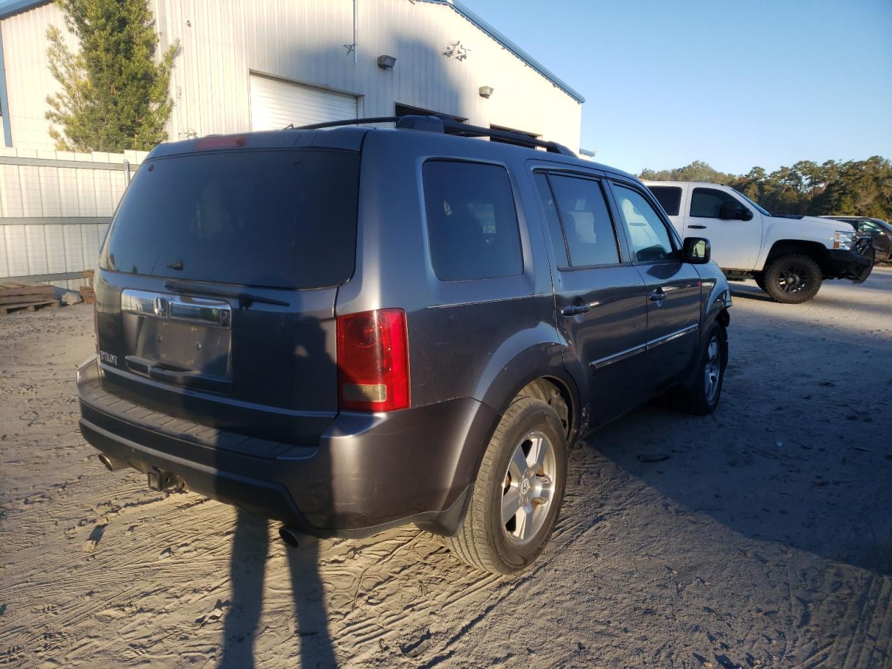 Photo 4 from auction – 2011 HONDA PILOT EX with VIN 5FNYF3H45BB007413