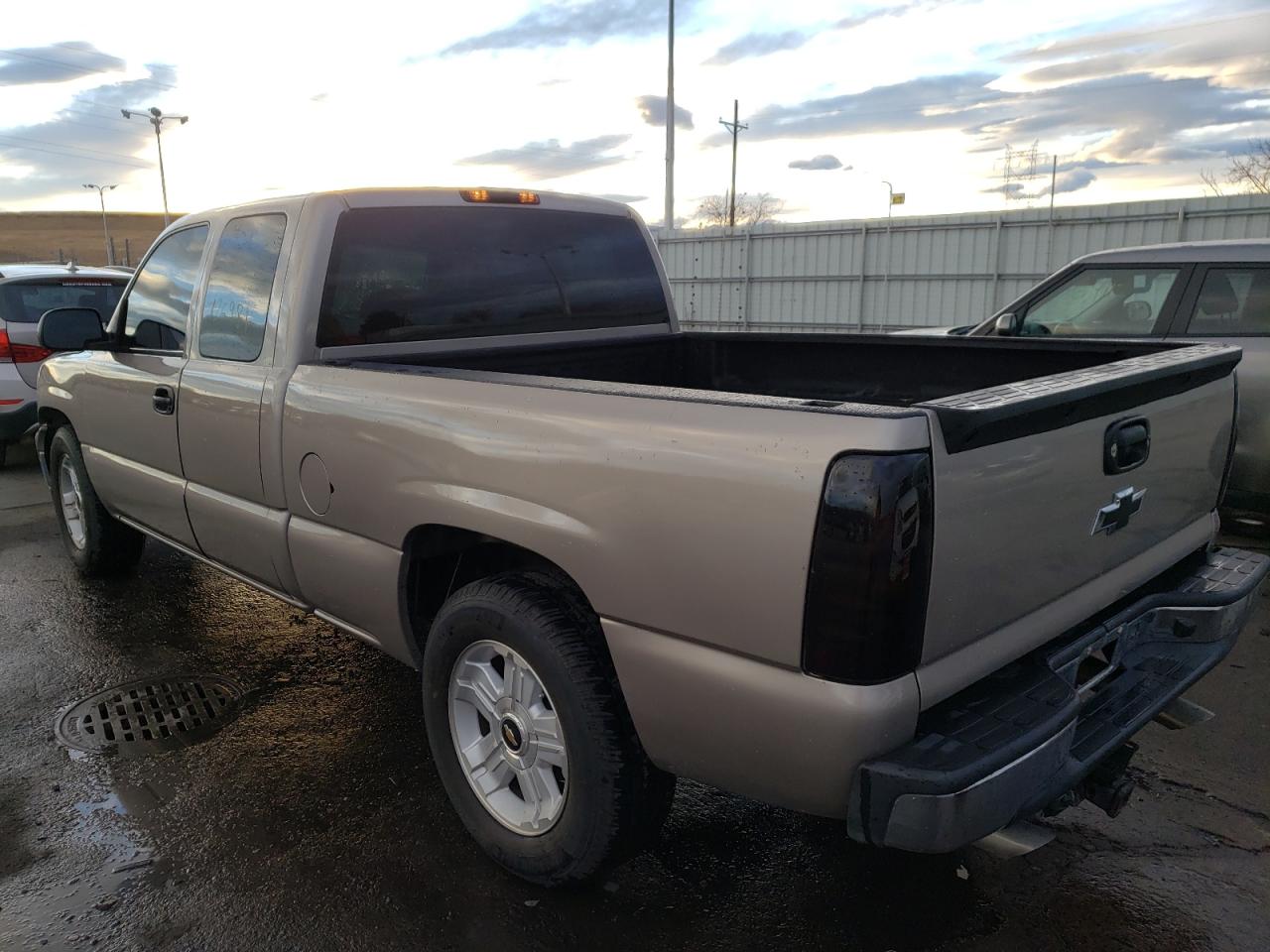 Photo 3 from auction – 2002 CHEVROLET SILVERADO with VIN 1GCEC19T82Z231467