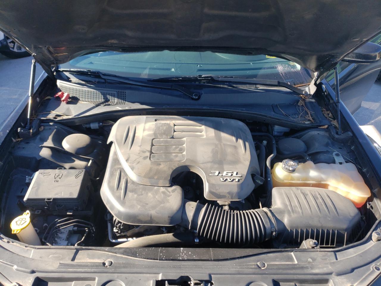 Photo 7 from auction – 2015 CHRYSLER 300 LIMITE with VIN 2C3CCAAG0FH766521