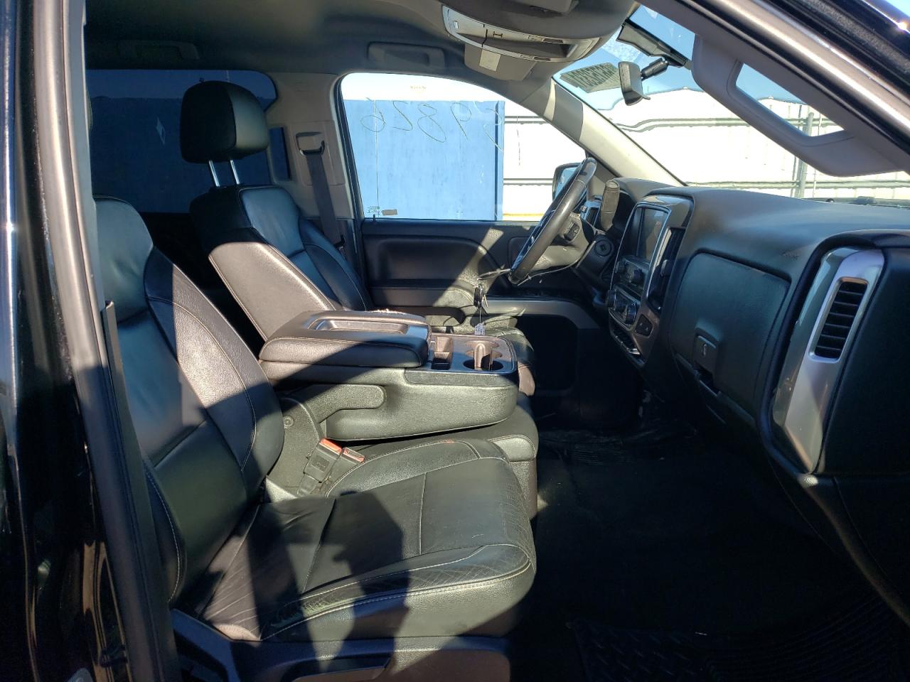 Photo 5 from auction – 2016 CHEVROLET SILVERADO with VIN 3GCUKREC5GG326871