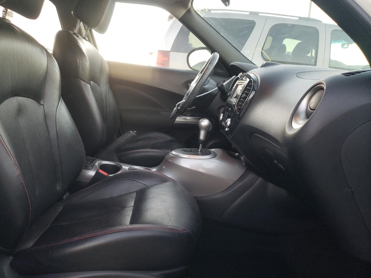 Photo 5 from auction – 2011 NISSAN JUKE S with VIN JN8AF5MV6BT012097