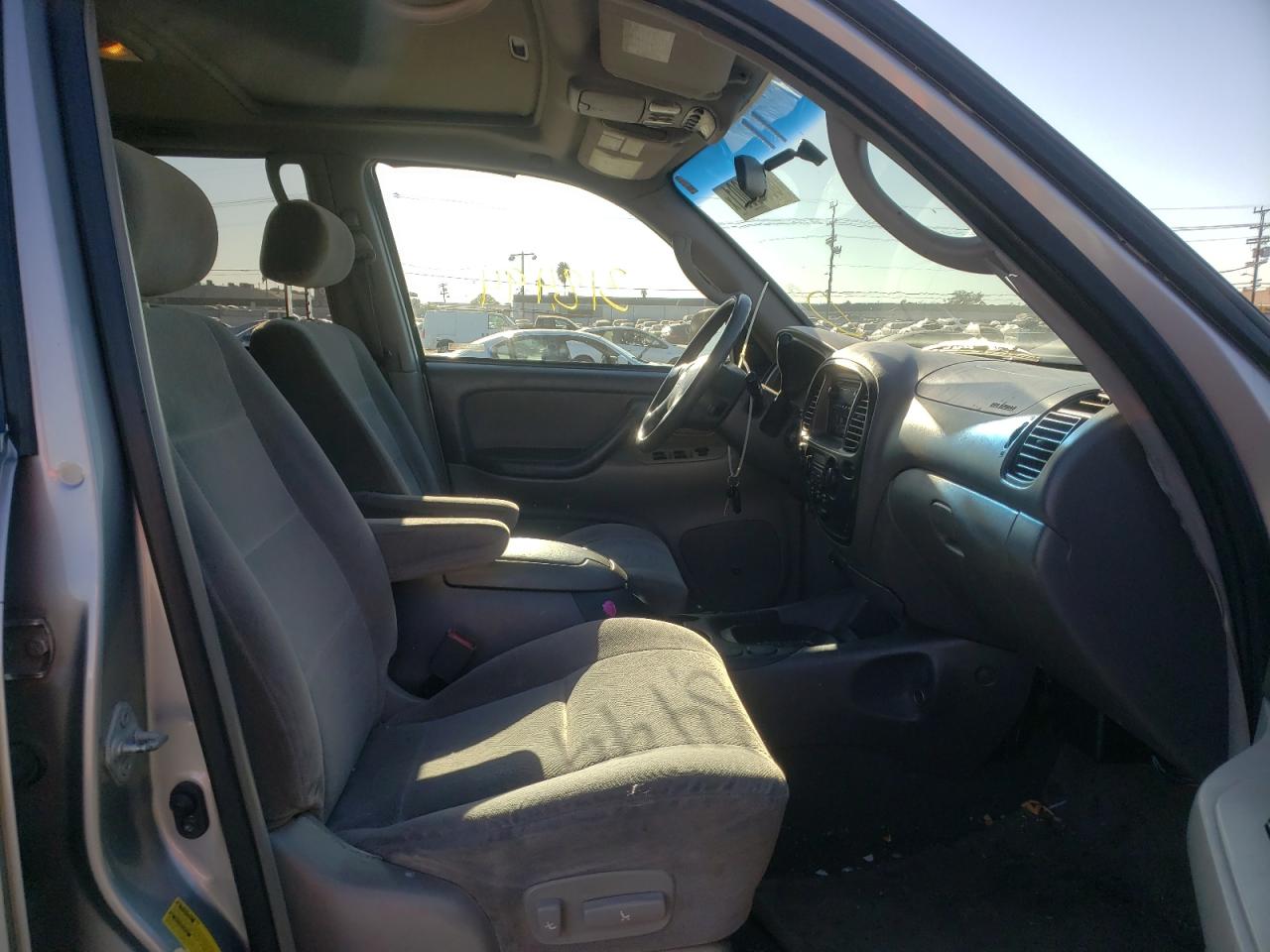 صورة رقم 5 من المزاد - 2002 TOYOTA SEQUOIA SR مع VIN 5TDZT34A02S076014