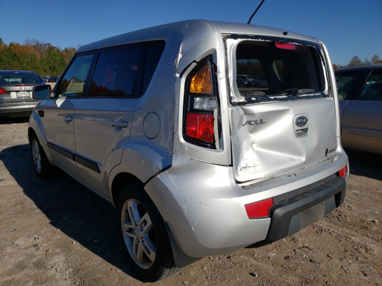 Снимка 3 от търг – 2011 KIA SOUL + с VIN KNDJT2A28B7717618