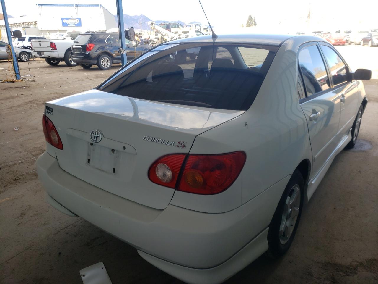 Photo 4 from auction – 2004 TOYOTA COROLLA CE with VIN 1NXBR32E14Z295709