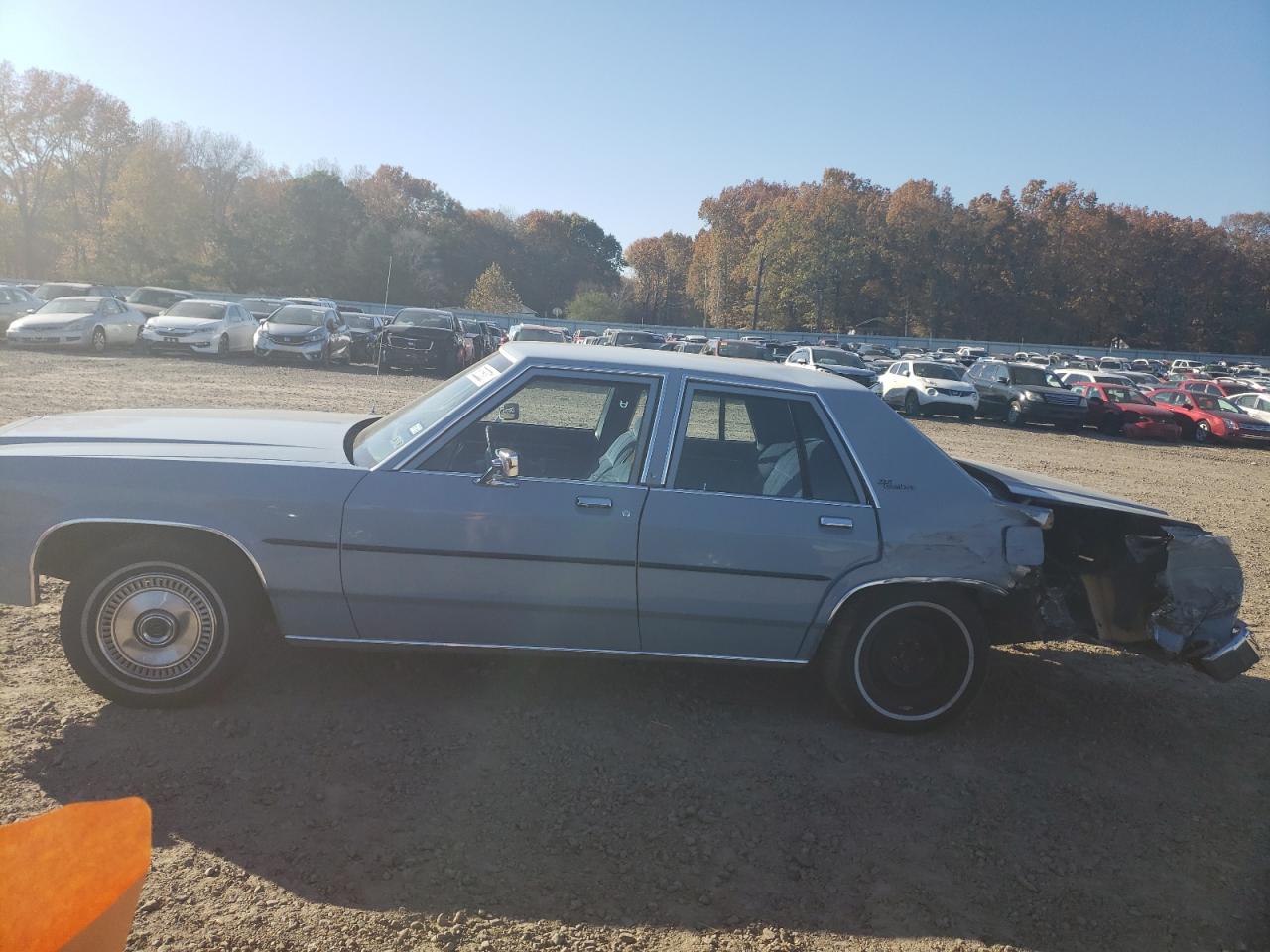 Photo 9 from auction – 1986 FORD LTD CROWN with VIN 2FABP43F3GX212324