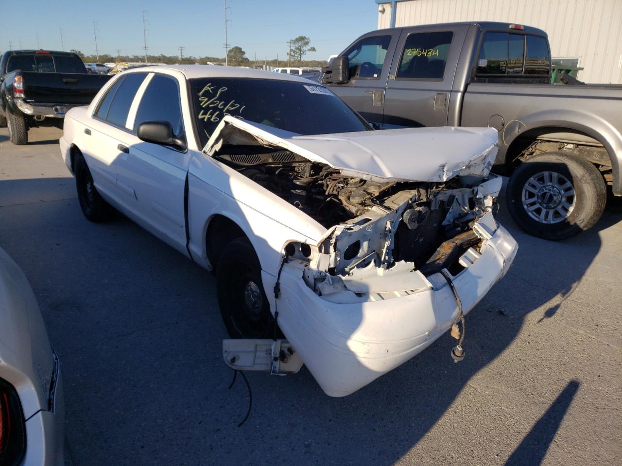 FORD CROWN VICT 2002 with VIN 2FAFP71W62X144678 - Photo from auction