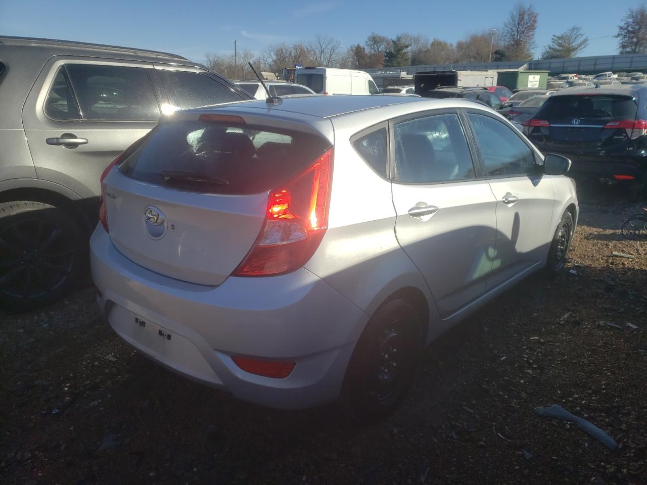 Photo 4 from auction – 2015 HYUNDAI ACCENT GS with VIN KMHCT5AE3FU219253