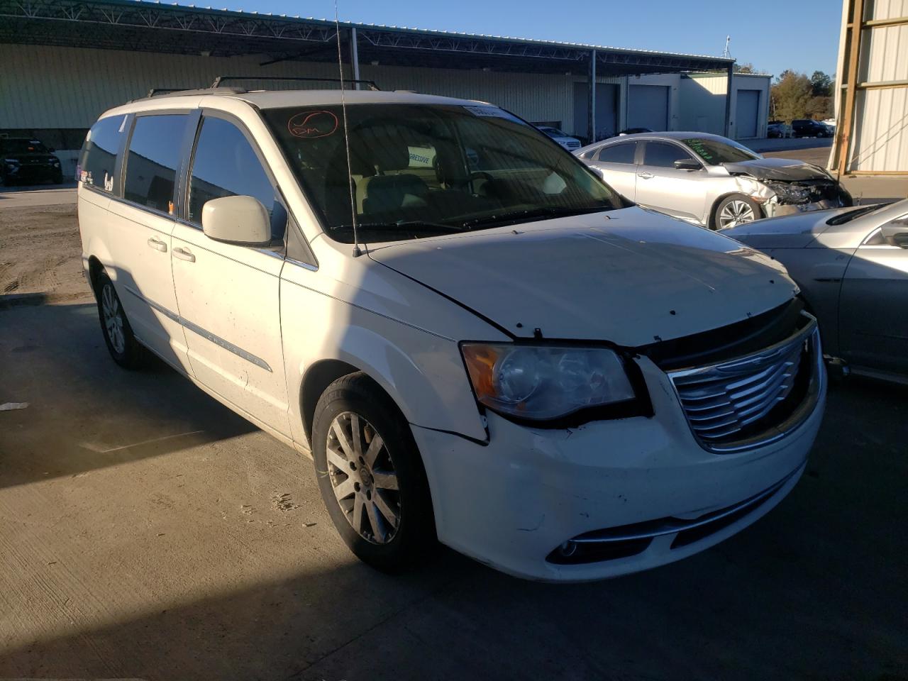 Photo 1 from auction – 2012 CHRYSLER TOWN & COU with VIN 2C4RC1BG6CR331061