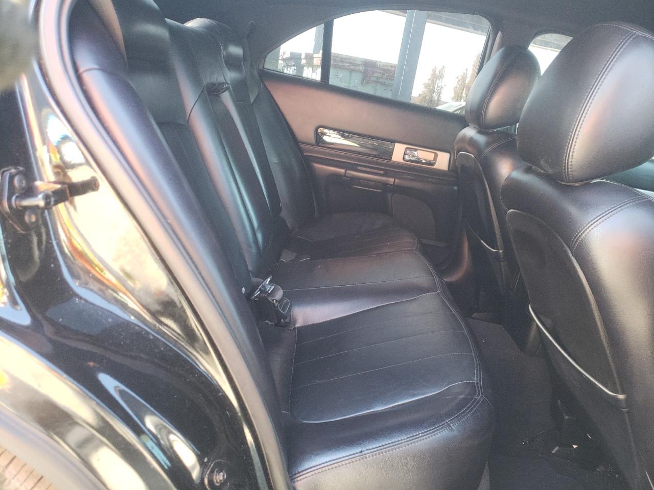 Photo 6 from auction – 2004 LINCOLN LS with VIN 1LNHM86SX4Y605872