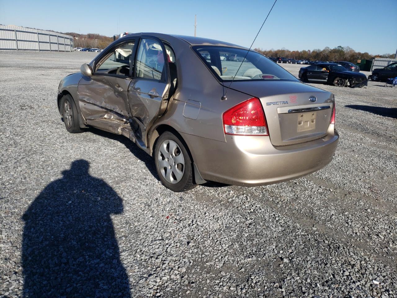 Photo 3 from auction – 2007 KIA SPECTRA EX with VIN KNAFE121675454738