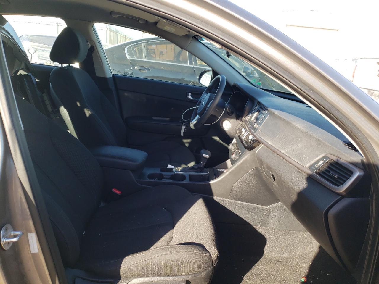 Photo 5 from auction – 2016 KIA OPTIMA LX with VIN 5XXGT4L37GG059607