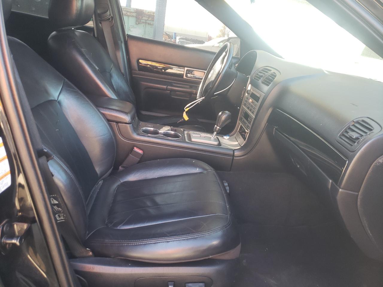 Photo 5 from auction – 2004 LINCOLN LS with VIN 1LNHM86SX4Y605872