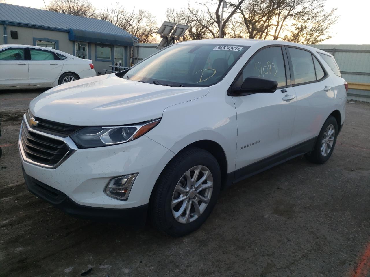 Photo 2 from auction – 2018 CHEVROLET EQUINOX LS with VIN 2GNAXHEV8J6140932