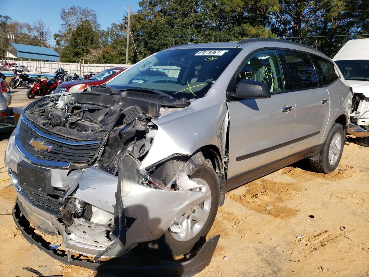 Photo 2 from auction – 2017 CHEVROLET TRAVERSE L with VIN 1GNKRFED6HJ266682