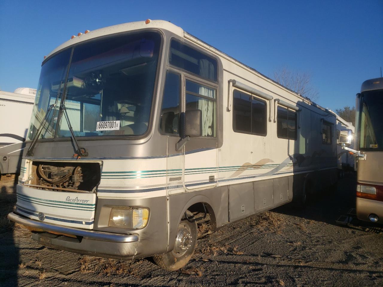 Photo 2 from auction – 1996 FORD F530 SUPER with VIN 3FCMF53GXTJA02105