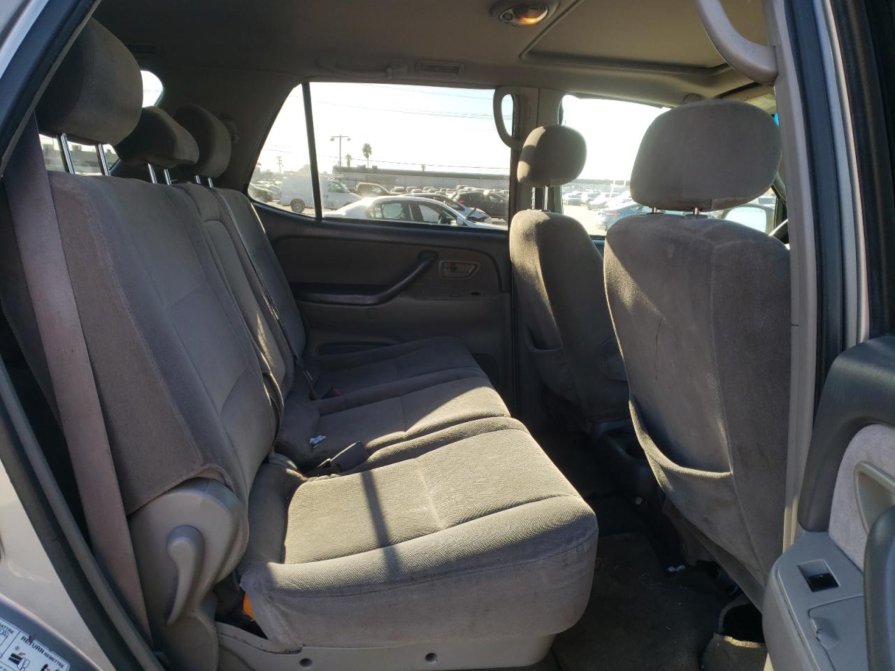 Photo 6 from auction – 2002 TOYOTA SEQUOIA SR with VIN 5TDZT34A02S076014