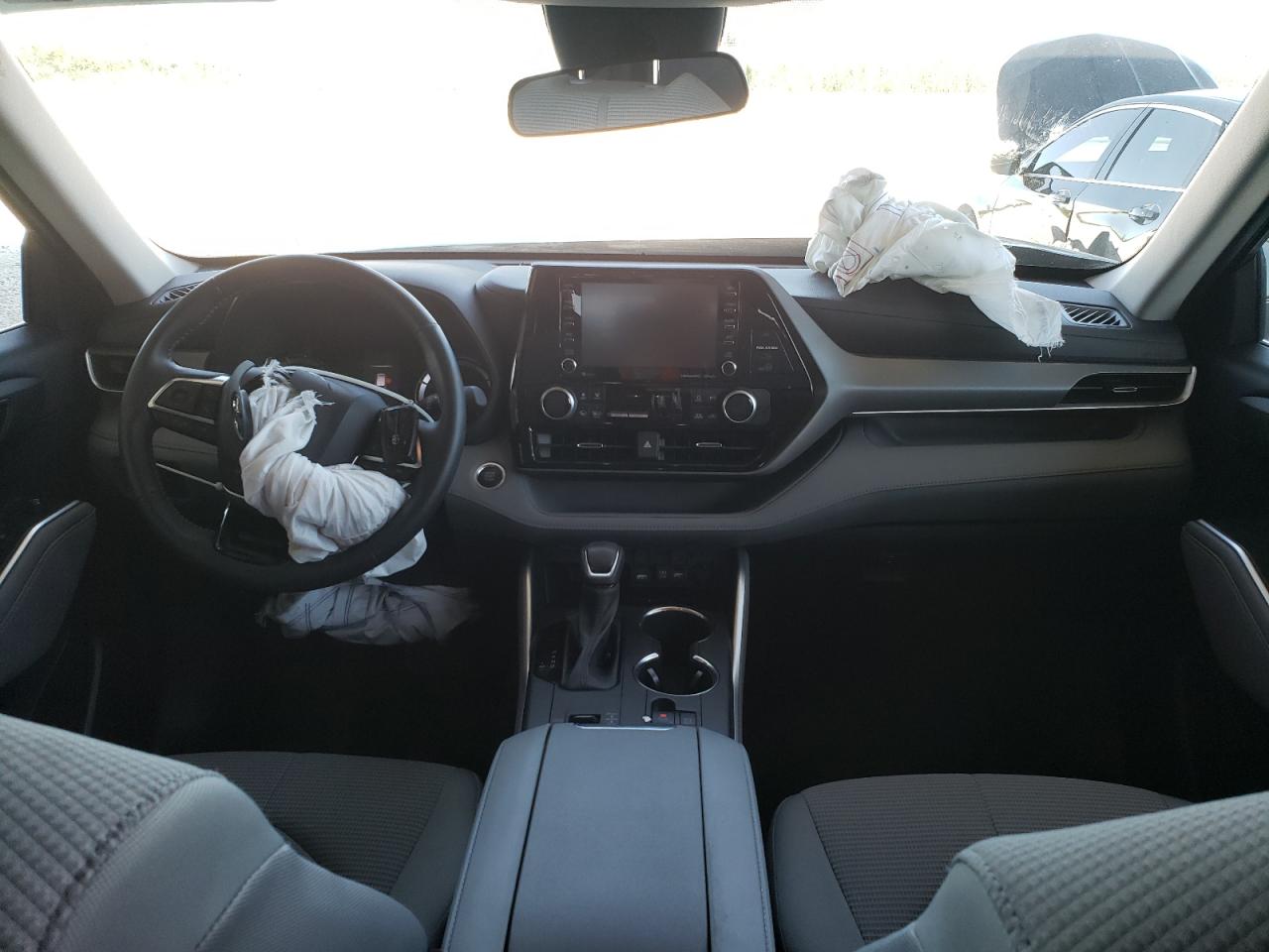 Photo 9 from auction – 2021 TOYOTA HIGHLANDER with VIN 5TDZZRAH2MS047085