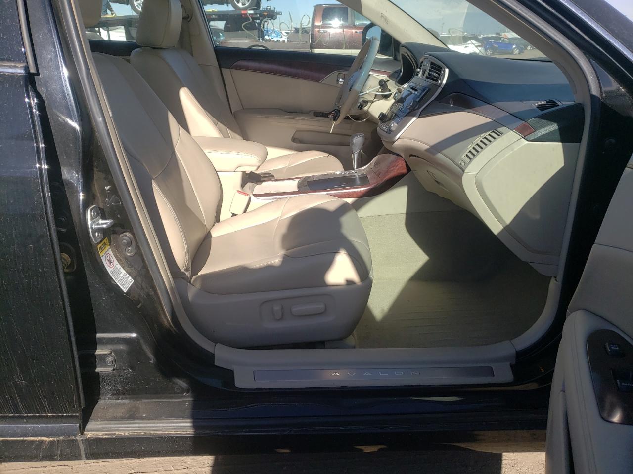 Photo 5 from auction – 2011 TOYOTA AVALON BAS with VIN 4T1BK3DB8BU402498