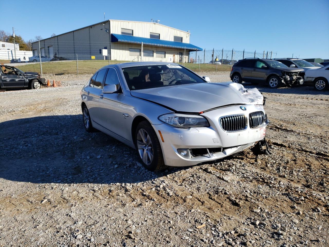 Фото 1 с аукциона – 2012 BMW 528 XI с VIN WBAXH5C57CDW06580