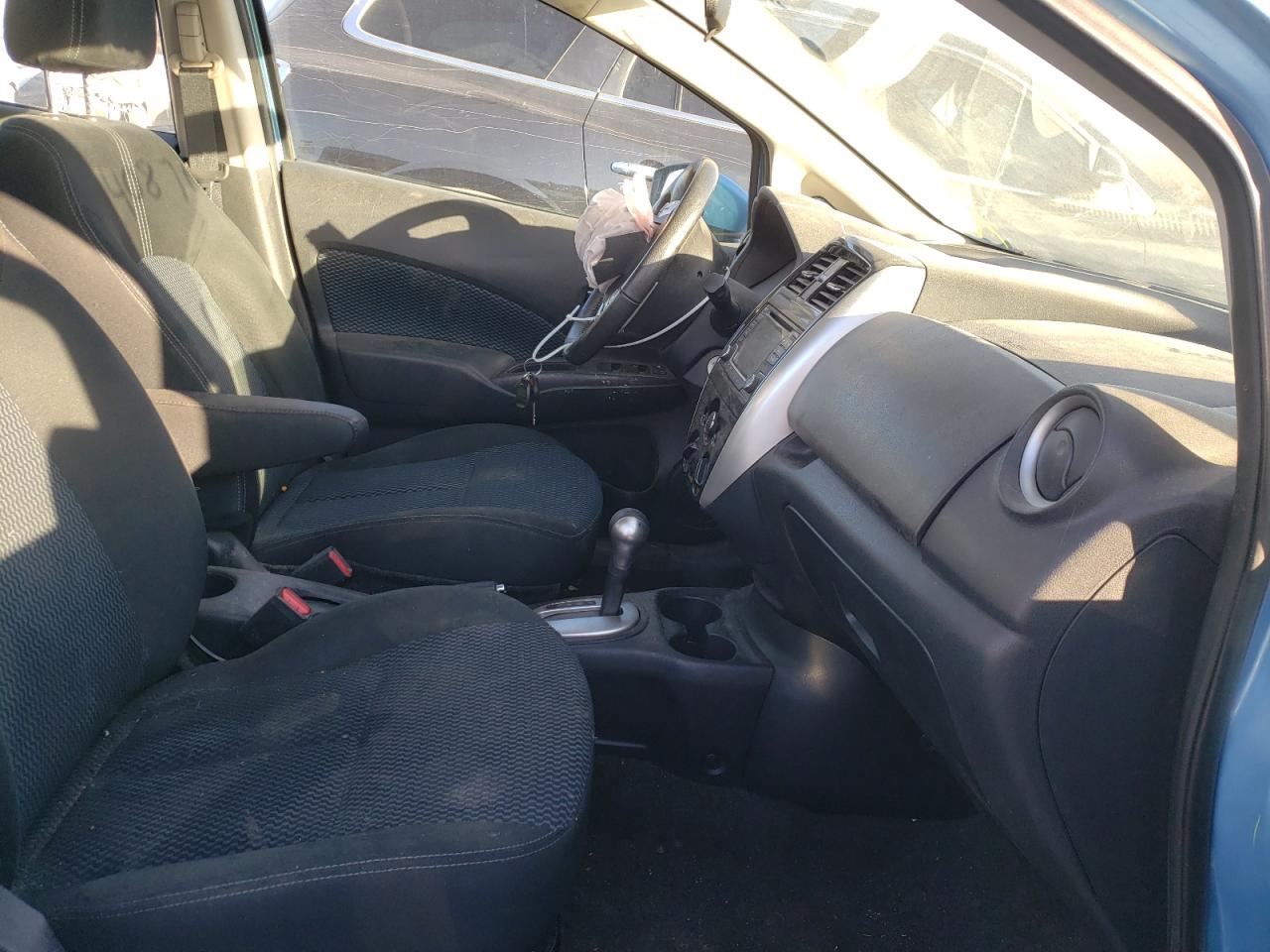 Photo 5 from auction – 2015 NISSAN VERSA NOTE with VIN 3N1CE2CP6FL408763