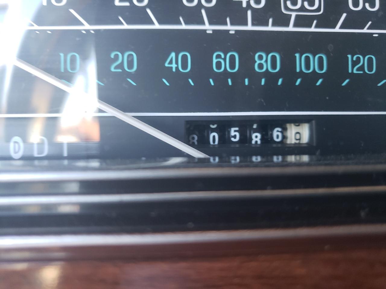 Photo 8 from auction – 1986 FORD LTD CROWN with VIN 2FABP43F3GX212324