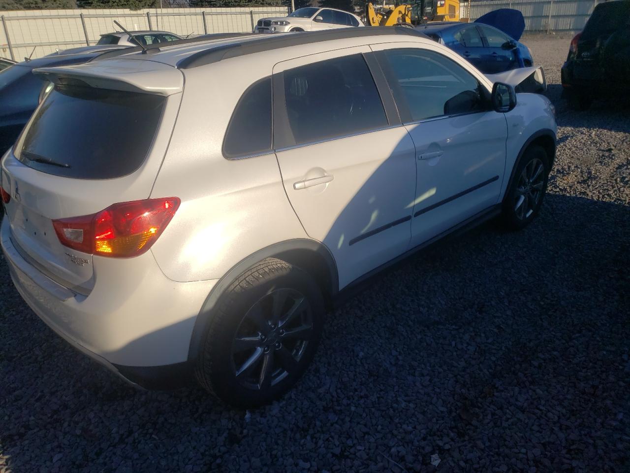 Photo 4 from auction – 2013 MITSUBISHI OUTLANDER with VIN 4A4AR5AU7DE025133