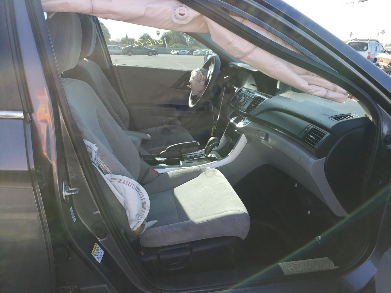 Photo 5 from auction – 2013 HONDA ACCORD EX with VIN 1HGCR2F75DA066855