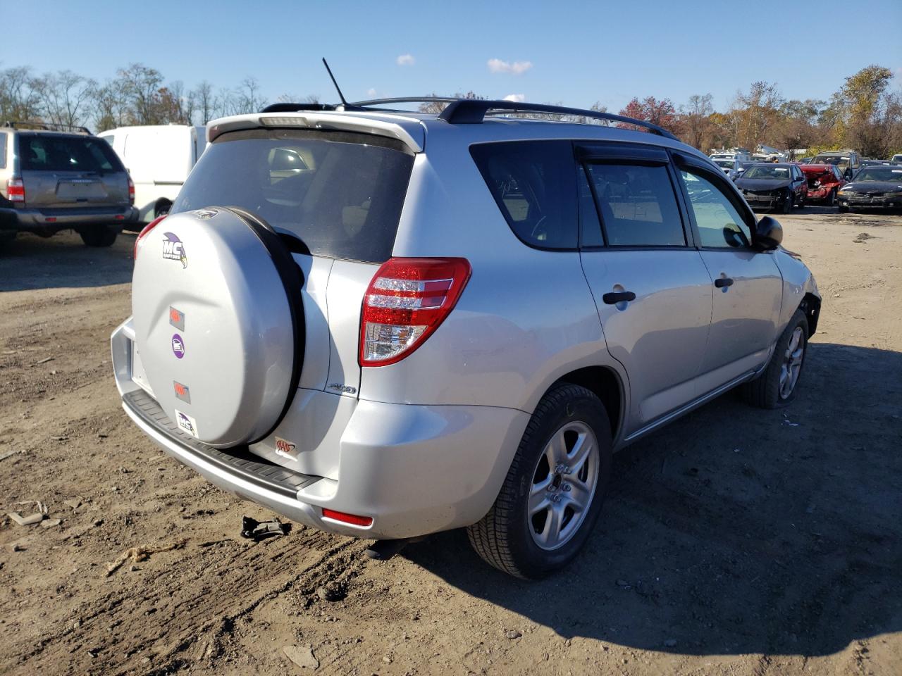 Photo 4 from auction – 2011 TOYOTA RAV4 with VIN JTMBK4DV5BD018344