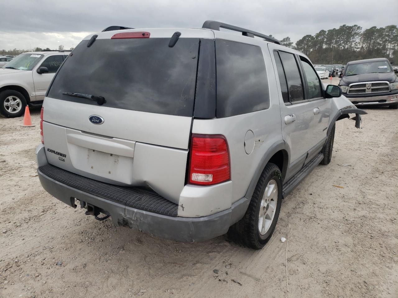 Photo 4 from auction – 2002 FORD EXPLORER X with VIN 1FMZU73W42UC00911
