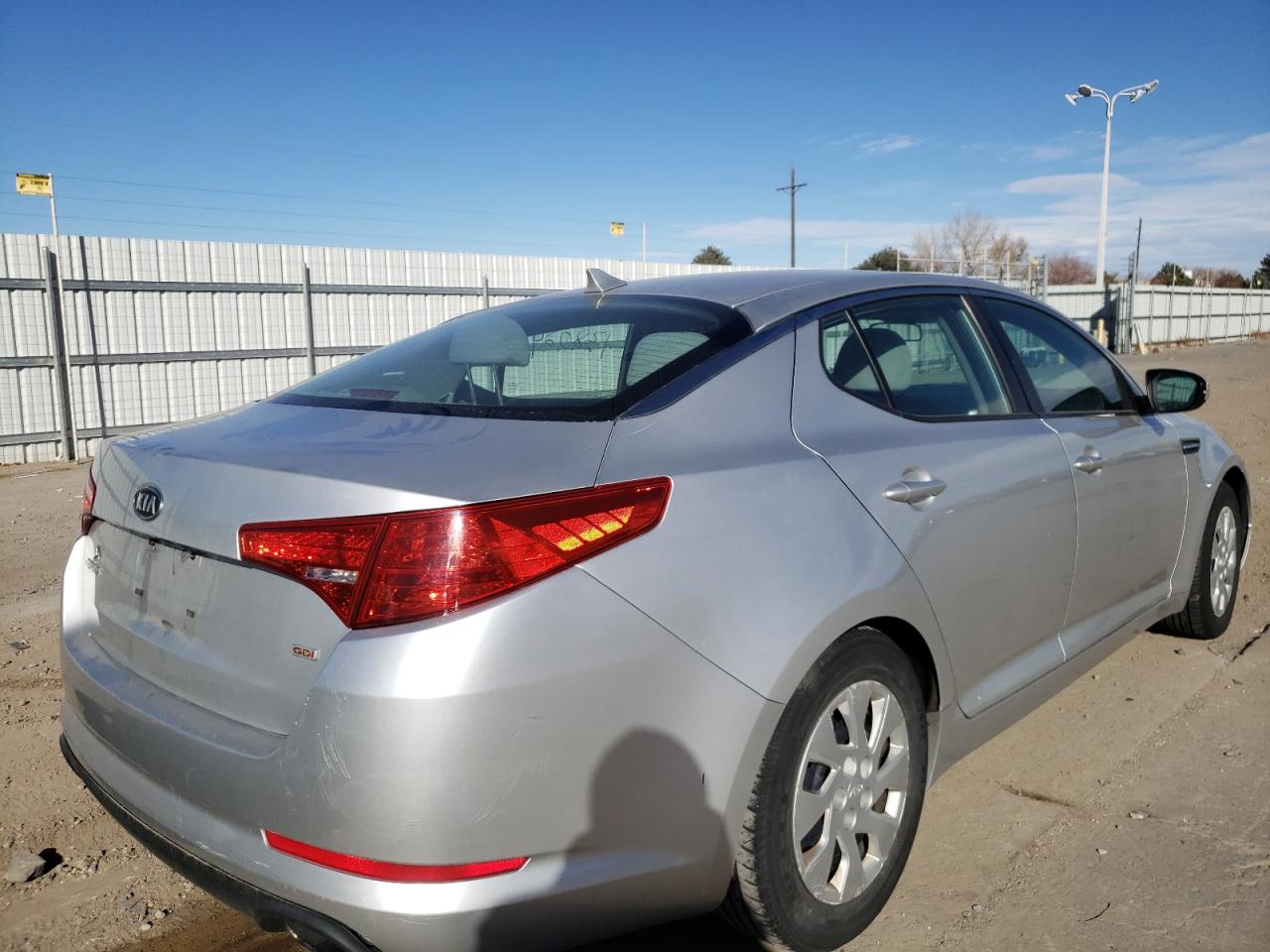 Photo 17 from auction – 2011 KIA OPTIMA LX with VIN KNAGM4A73B5085683