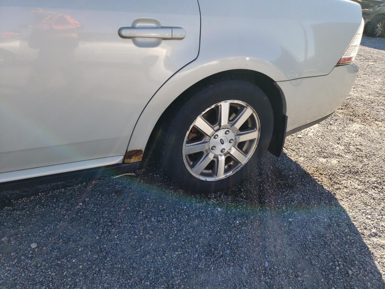 Photo 9 from auction – 2008 FORD TAURUS SEL with VIN 1FAHP24W28G147373