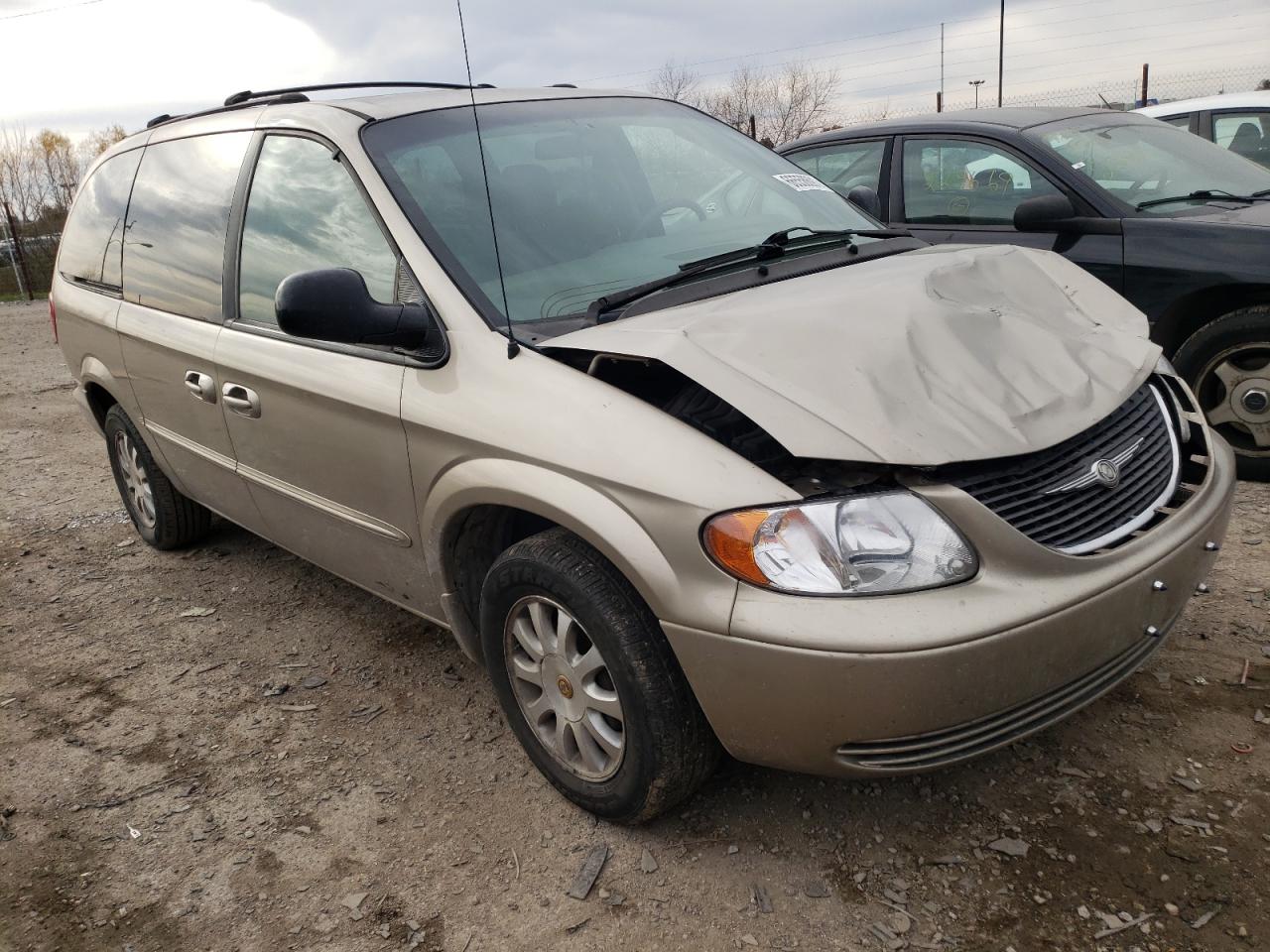 Photo 1 from auction – 2002 CHRYSLER TOWN & COU with VIN 2C4GP74L12R675100