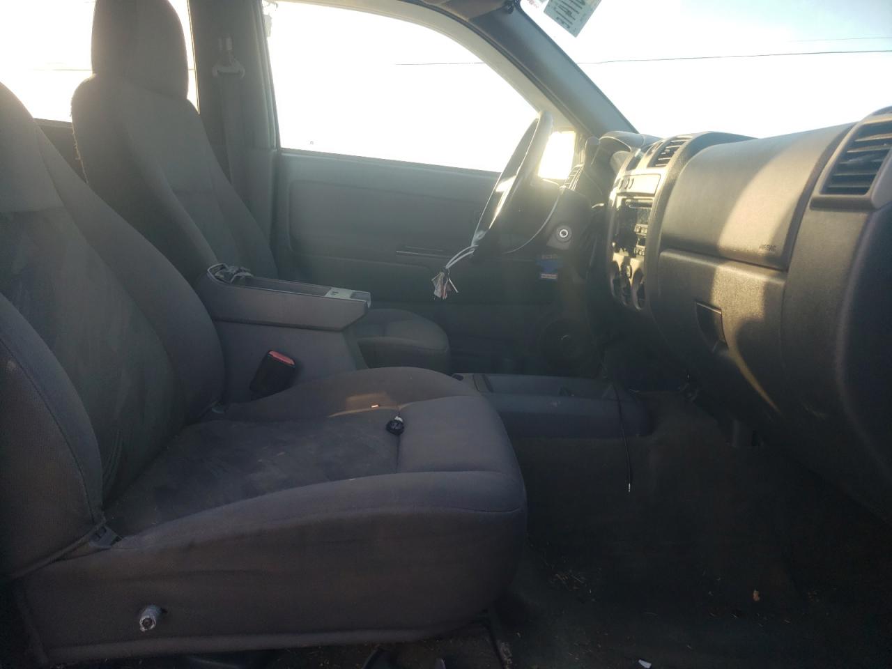 Photo 5 from auction – 2005 CHEVROLET COLORADO with VIN 1GCDT136558117032