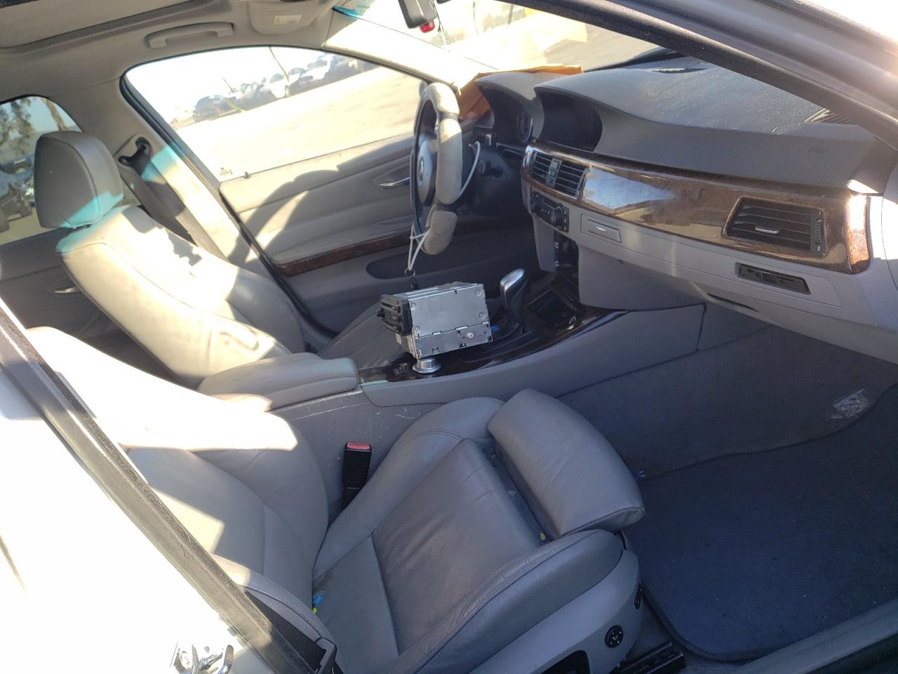 Photo 5 from auction – 2006 BMW 330 I with VIN WBAVB33556KR81042