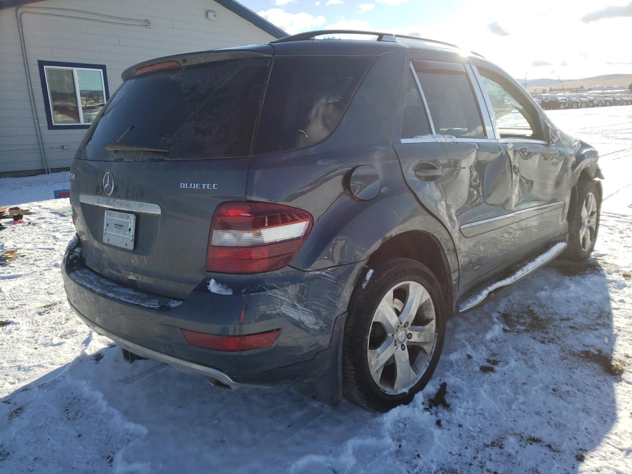 Photo 4 from auction – 2011 MERCEDES-BENZ ML 350 BLU with VIN 4JGBB2FB4BA733801