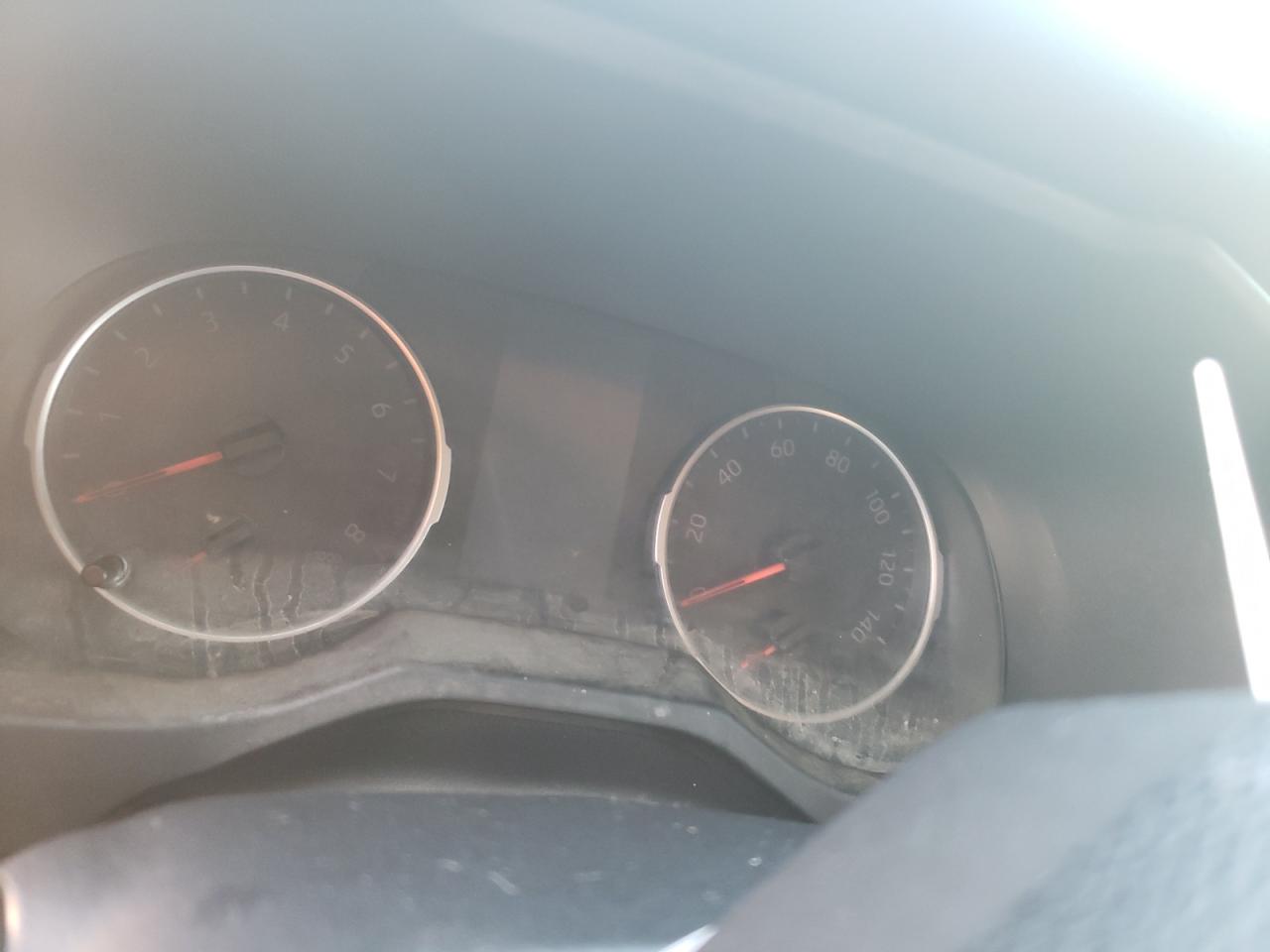 Photo 8 from auction – 2019 TOYOTA RAV4 LE with VIN JTMF1RFV0KD046583