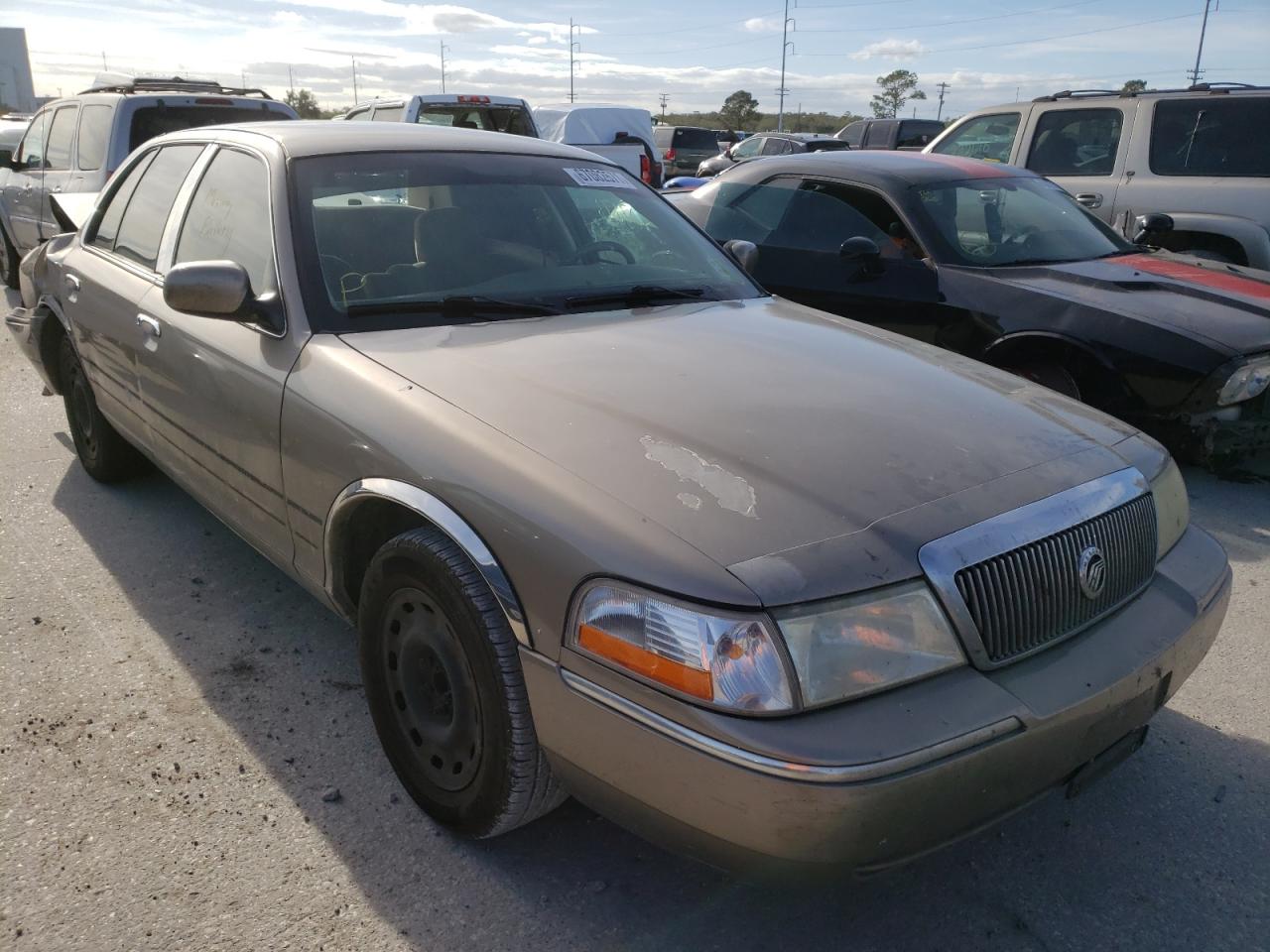 Photo 1 from auction – 2005 MERCURY GRAND MARQ with VIN 2MEFM74W25X672333