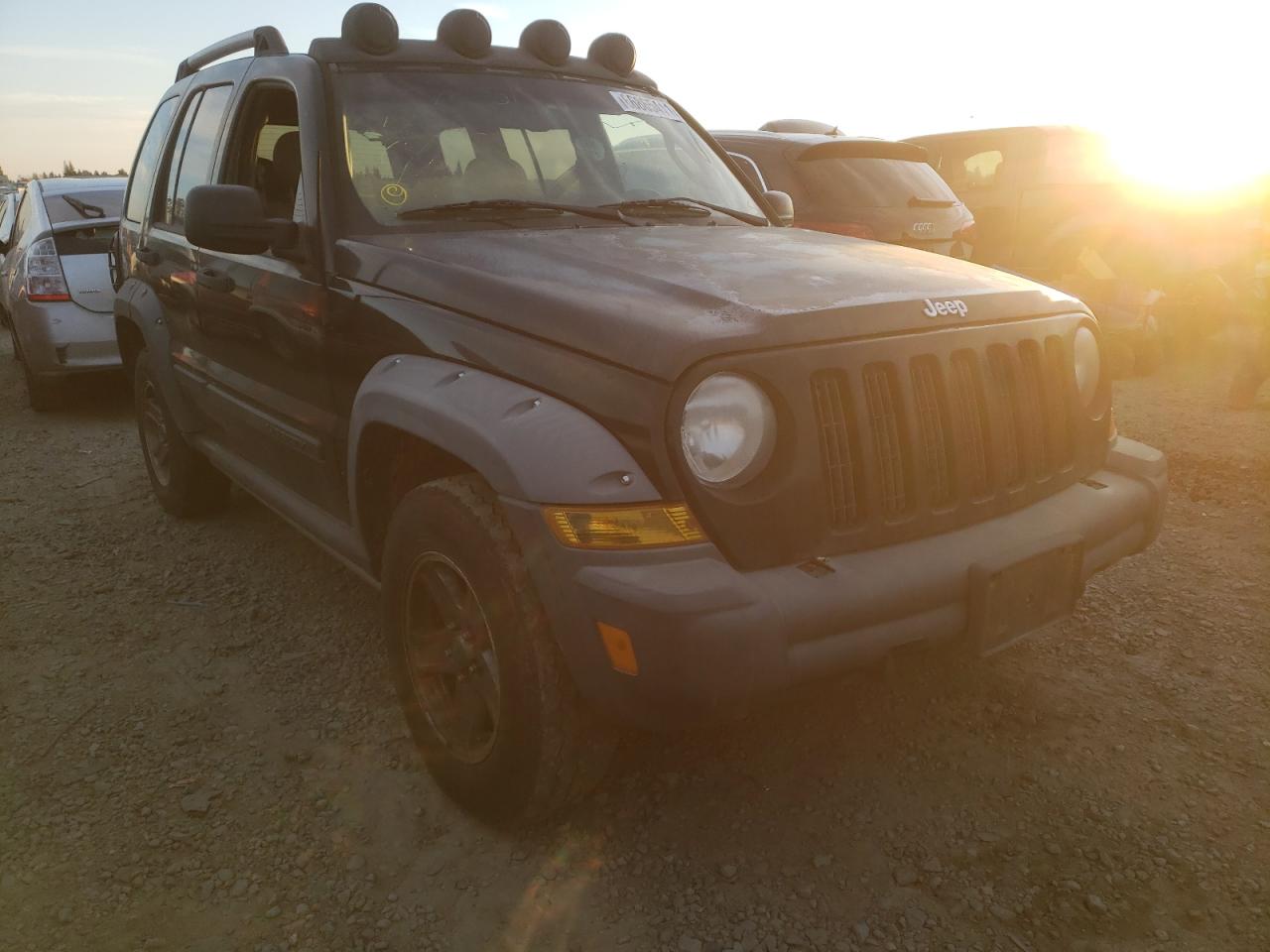 JEEP LIBERTY RE 2006 with VIN 1J4GL38K16W133685 - Photo from auction