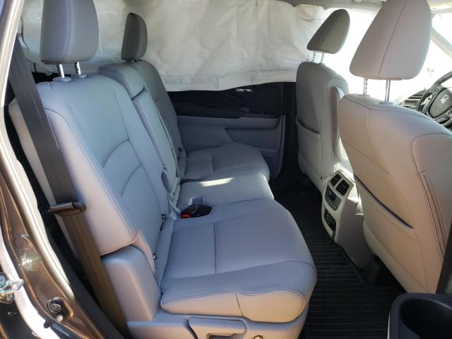Photo 6 from auction – 2017 HONDA PILOT TOUR with VIN 5FNYF6H99HB035513