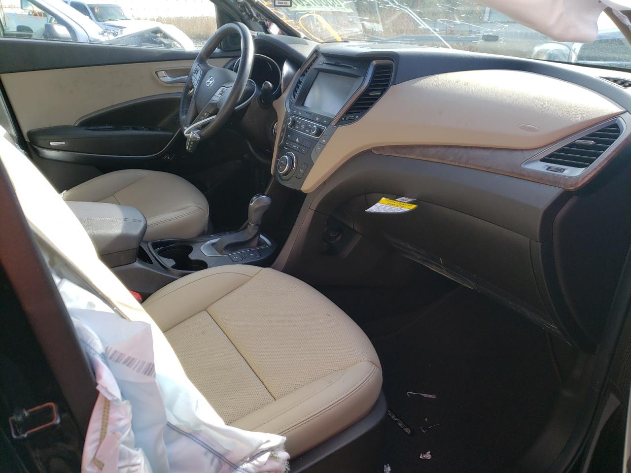 Photo 5 from auction – 2018 HYUNDAI SANTA FE S with VIN 5NMZU3LB9JH076201