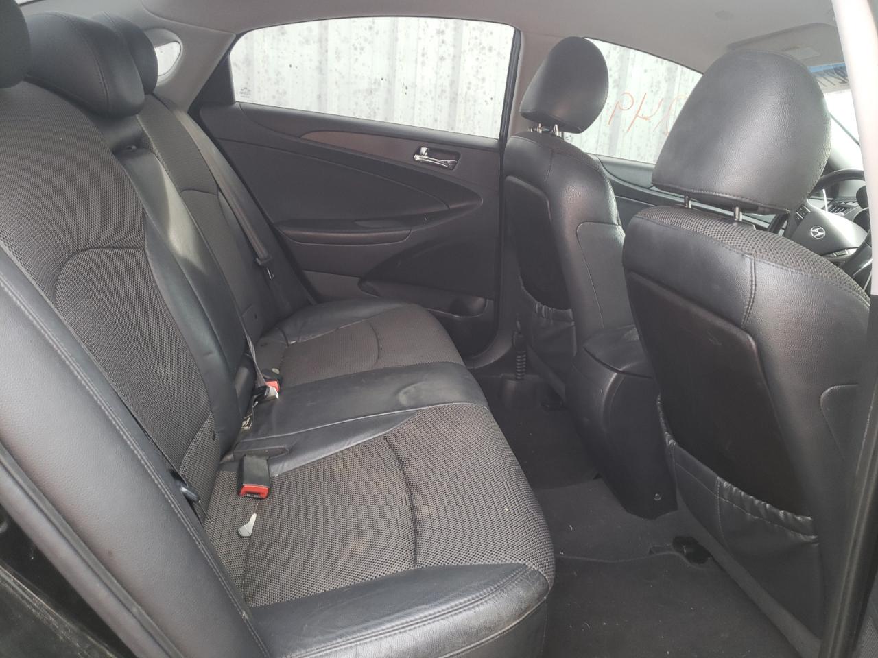 Photo 6 from auction – 2011 HYUNDAI SONATA SE with VIN 5NPEC4AC7BH293902