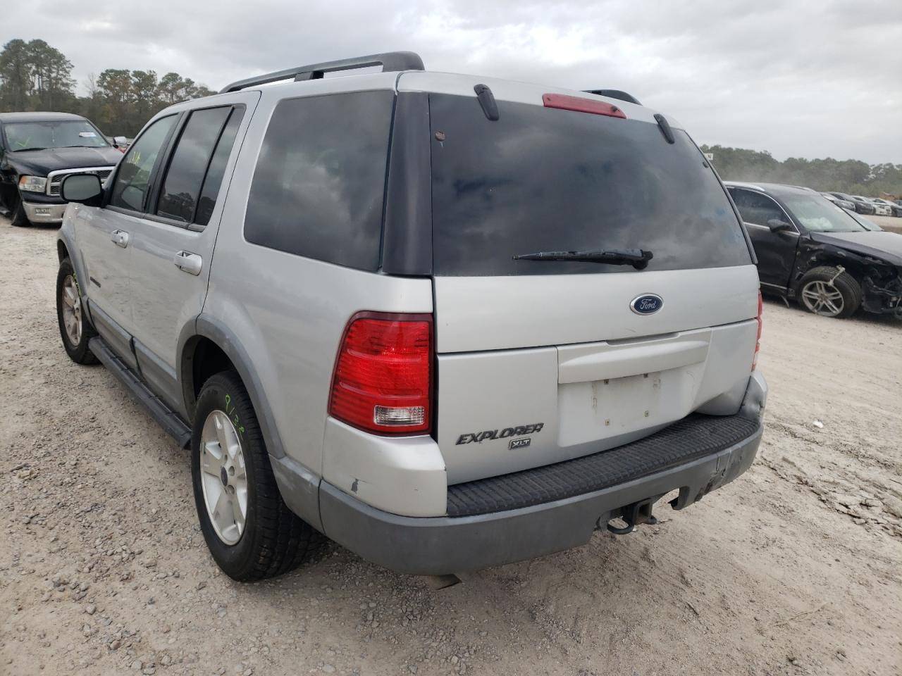 Photo 3 from auction – 2002 FORD EXPLORER X with VIN 1FMZU73W42UC00911