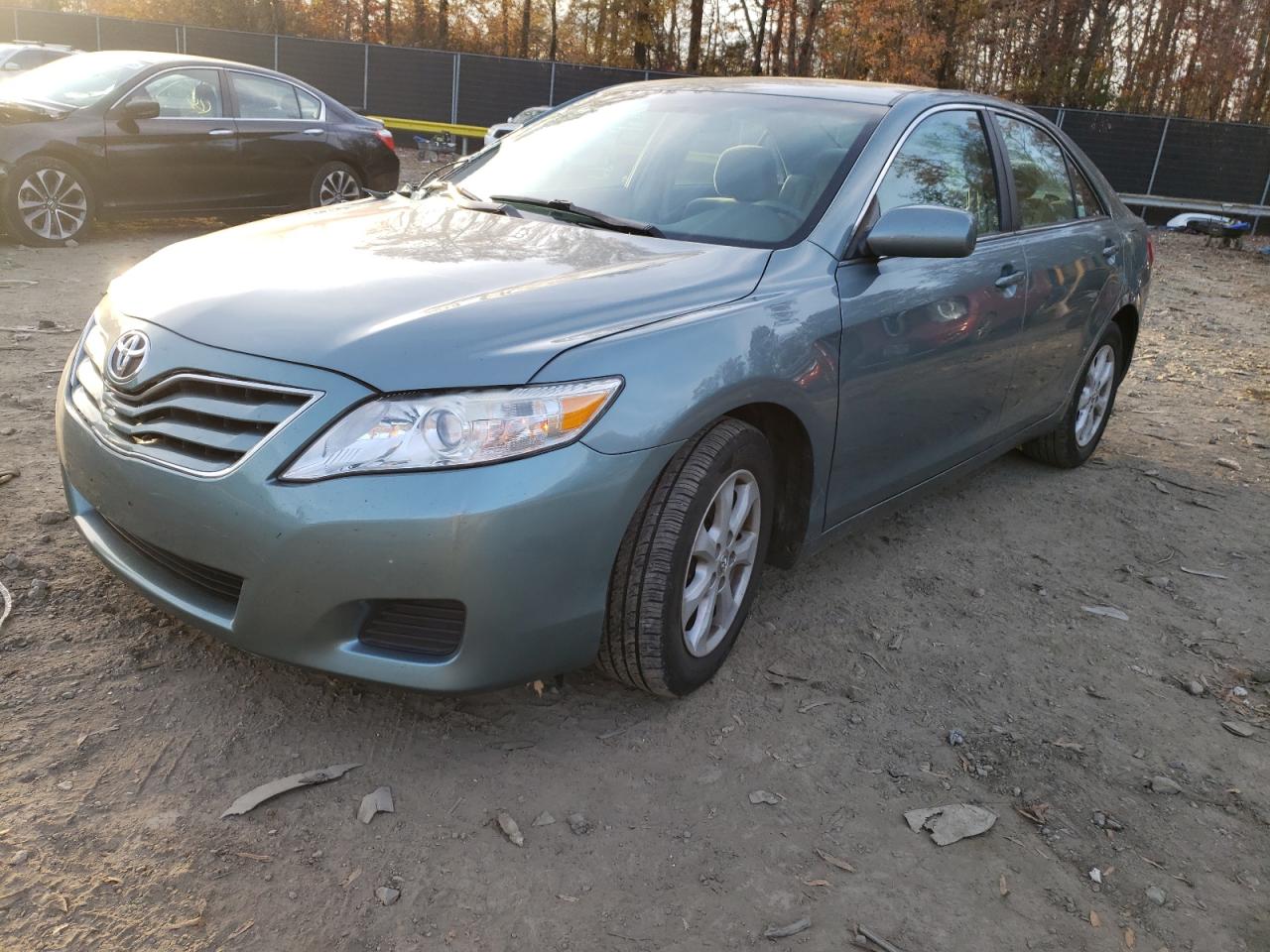 Photo 2 from auction – 2011 TOYOTA CAMRY BASE with VIN 4T1BF3EK8BU581998