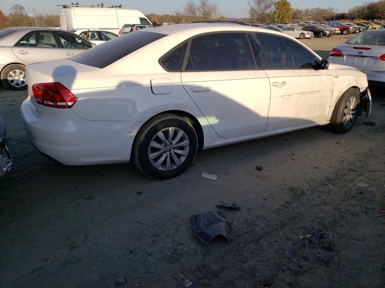 Photo 4 from auction – 2014 VOLKSWAGEN PASSAT with VIN 1VWAP7A30EC022844