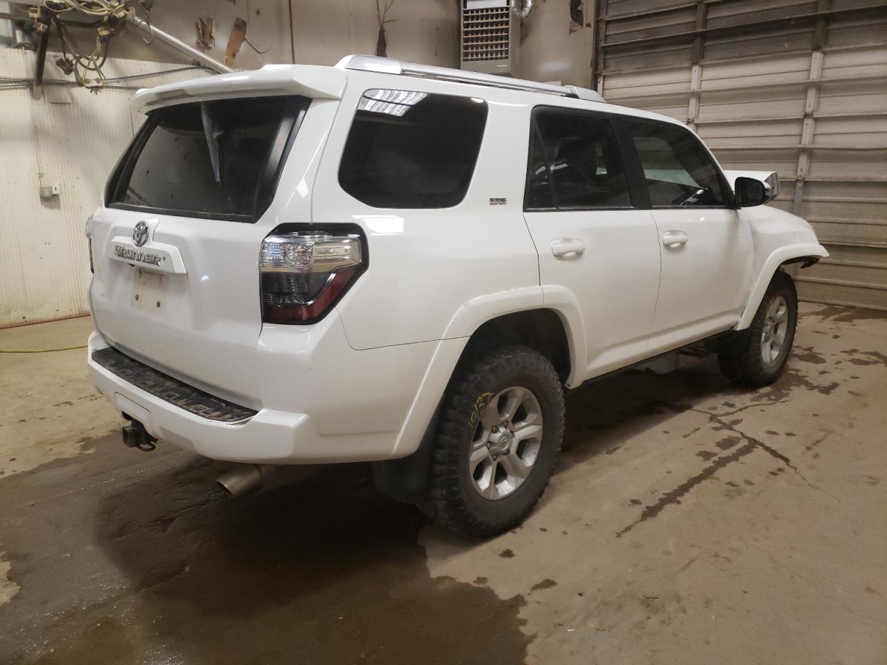 Zdjęcie 4 z aukcji – 2015 TOYOTA 4RUNNER SR z VIN JTEBU5JR1F5223694